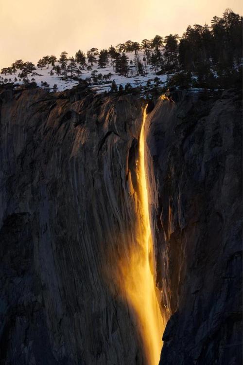 theadventurouslife4us: #adventure ,  Yosemite Firefall, Yosemite National Park, California, US