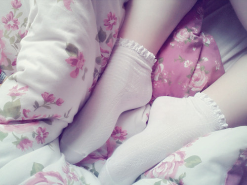 littleprincesschloe:  old but cute 