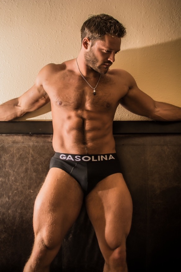 pussyonfire:  Saul Harrishttp://pussyonfire.tumblr.com/archive