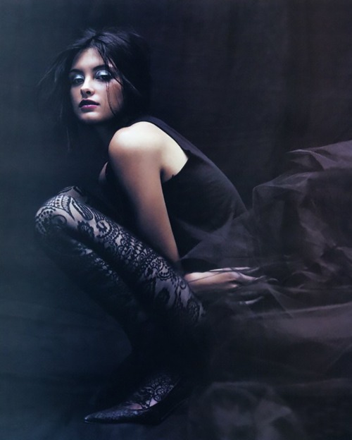 jinxproof:  Trish Goff ph. Nathaniel Goldberg