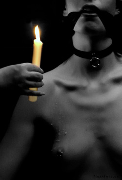 juliehen:dom1natus:  Wax play…   👠