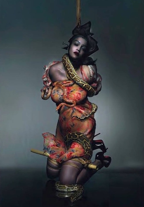 photographer:  Nick Knight - Tessa Kuragisource:  bangkissbiteplease leave all credits intact