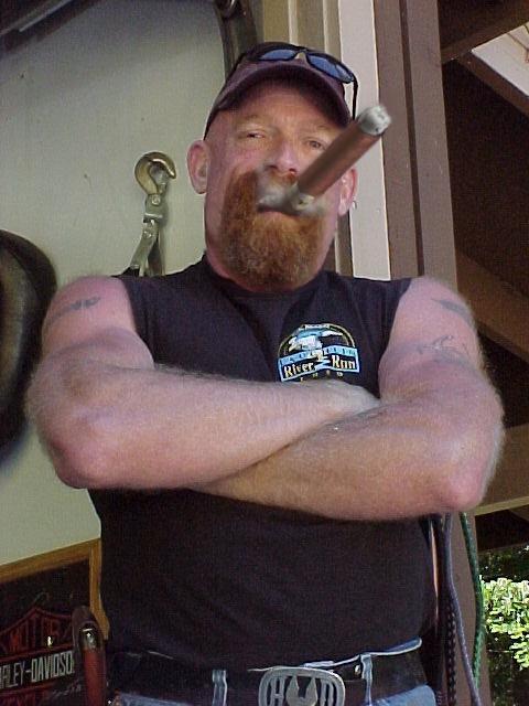 hardandtruecigarmen:  “ANOTHER HARD &amp; TRUE CIGAR MAN OF THE DAY!”   