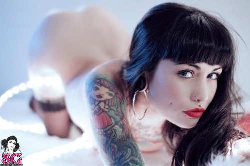 Violetrose - Suicide Girls. ♥  A cute smile and a naughty look. I love that combination. ♥