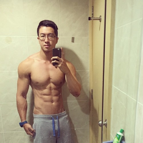 Got more ripped after falling sick. Lol. The centerline for my abs got more obvious apparently. If y