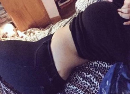 holdyourownhandd: Kik me inhaalefaaith