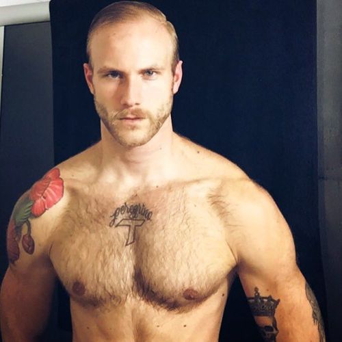 loveisinthehairy:  by debacchatio http://ift.tt/1MWROZ6