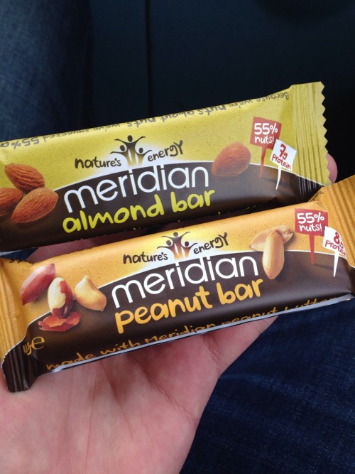 So happy to have just discovered these bars from @meridianfoods in @holland_barrett !! I never knew 