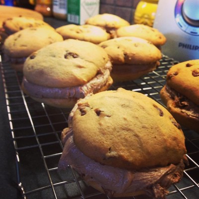 Chocolate whoopie pies #bakingsunday :) a #hummingbirdbakery #recipe #instatag #instagram #picoftheday #cookingwiththekids