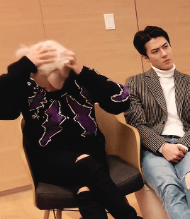 Baekhyuns Personal Hair Stylist 191127 VLive X-EXO Appears Or EXO Appears