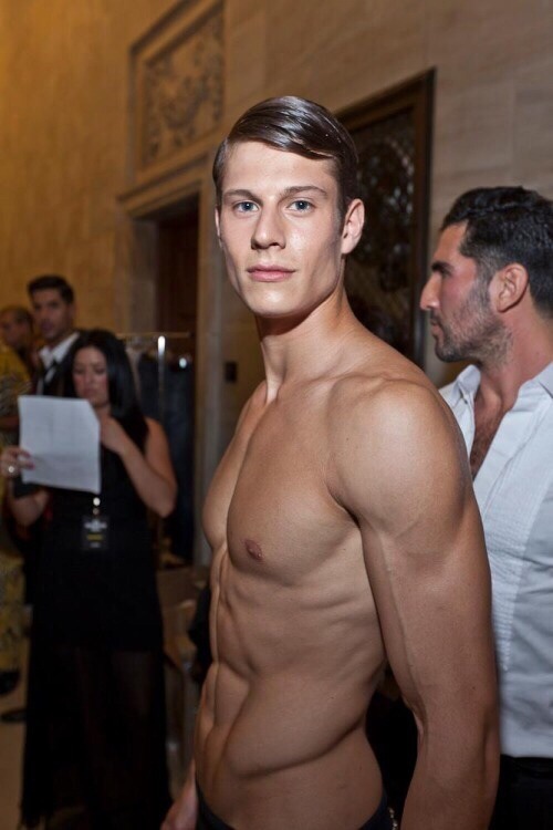 modelbegood:  Eian Scully  http://modelbegood.tumblr.com