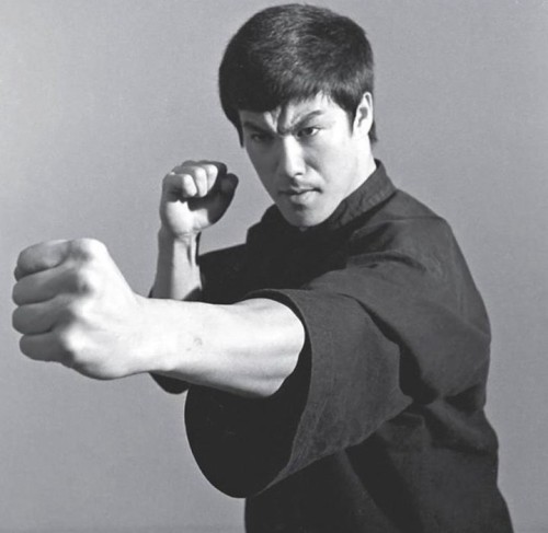  @bruceleeThe art of Jeet Kune Do is simply to simplify. 