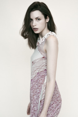 momongamon:  Charlotte Kemp Muhl