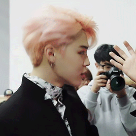 mintsugakookies:his side profile…