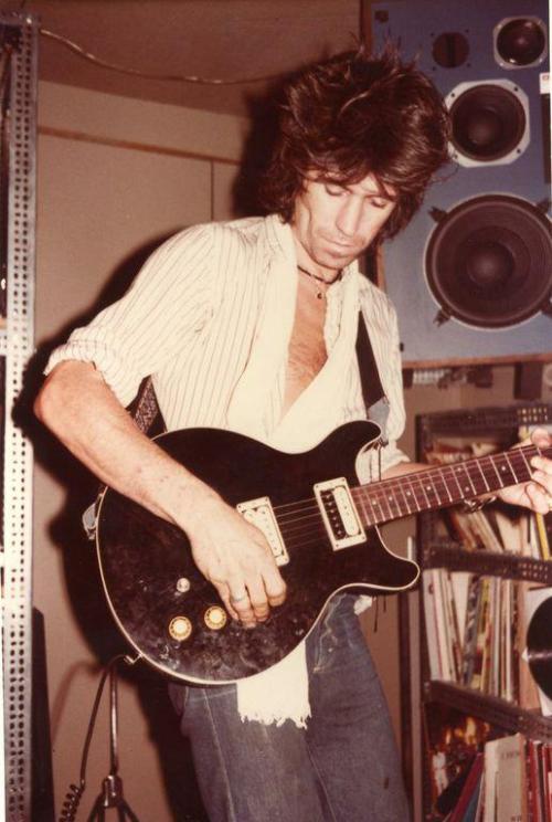 keefguitar: Keith Richards at John Belushi’s basement