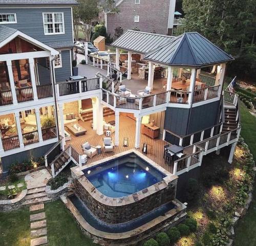 theproblematicblogger: ok this is the shit but I guarantee if I owned this home I would try to backf