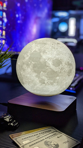 busybookmark:shawncdouglas:trippyhippe:shawncdouglas:kpopkiwi:proclaims: i want a levitating moon li