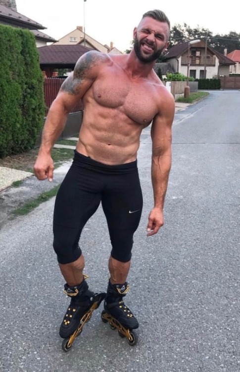 WORKOUT GEAR