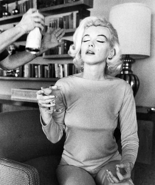 inlovemarilynmonroe - Marilyn Monroe photographed by George...