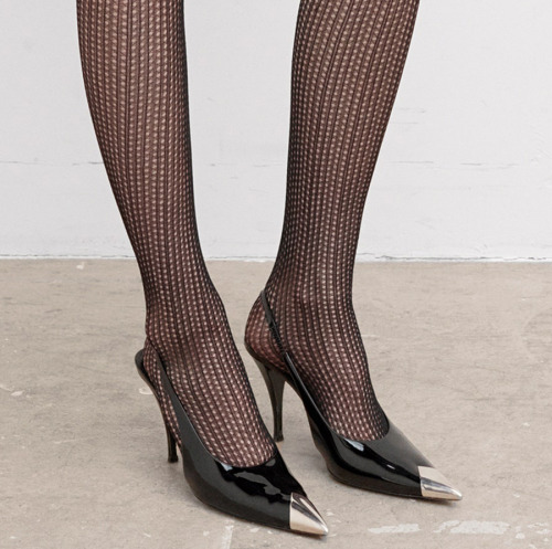 Trendy Shoes for FW21: Late 90′s / early 2000′s style grungy metal detail adorn heels.Pe