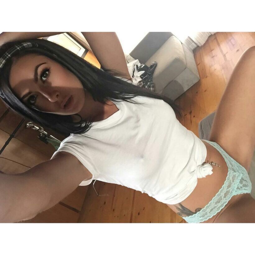 formerlyyoursexyamateurs18:  Like what you see? Follow me for more great content