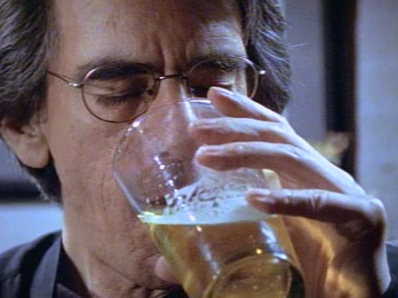 fadingroots:  Ladies and gentlemen: Detective John Munch. A man satisfied with his