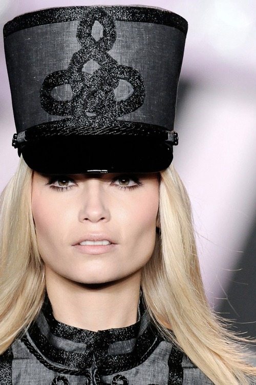 Natasha Poly for Anna Sui S/S 2010