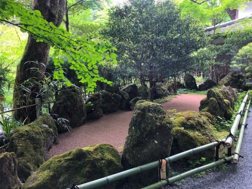 ＼おにわさん更新情報／ ‪[ 京都市左京区 ] 貴船神社石庭“天津磐境” Kifune Shrine Garden, Kyoto の写真・記事を更新しました。 ーー紅葉の名所として有名な京都有数の神社
