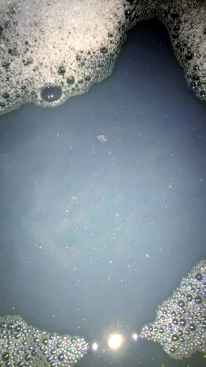 lovealwaysbabygirl:  lushmania:  Lush Oxford Street: Experimenter Bath Bomb. Well