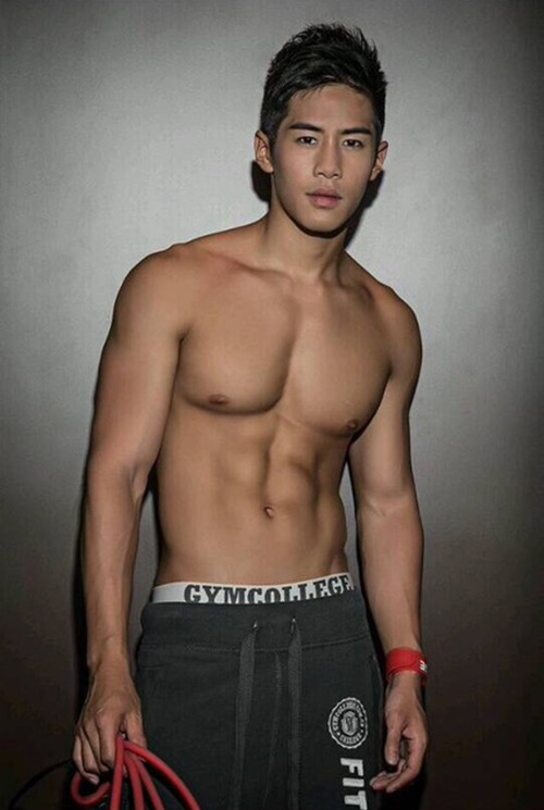 guytopia:  allasianguys:  Model for Gym College. All Asian Guys for all girls &amp;