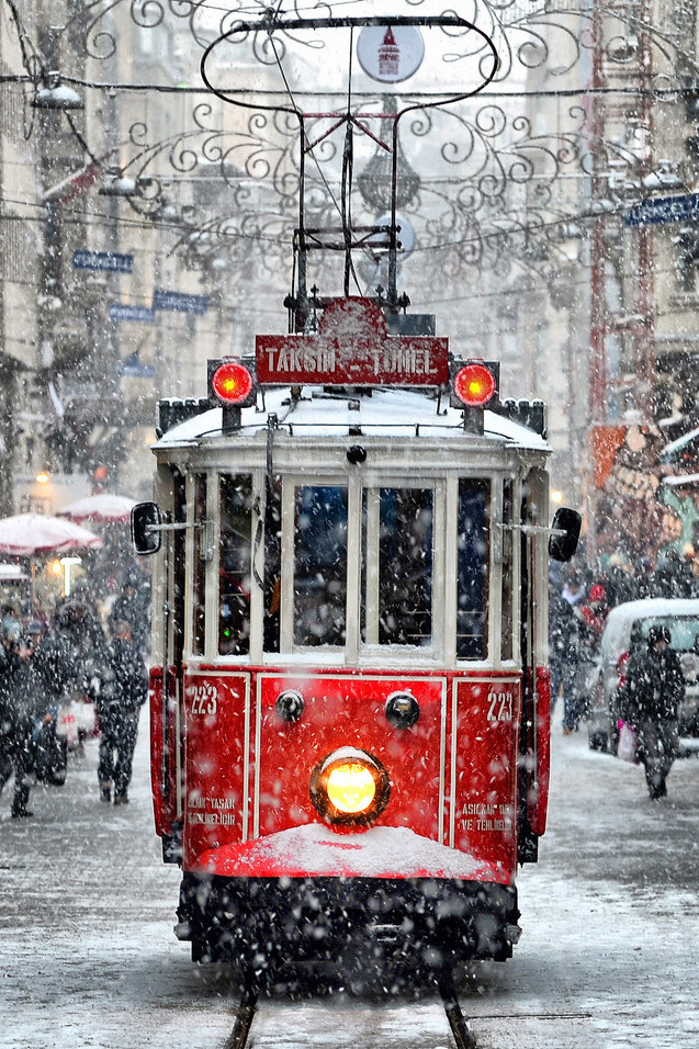 l0stship:   Tram in White {by Niyazi Uğur Genca} source 