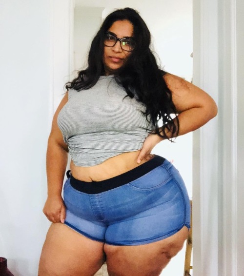 seniorspicy69: bigbootydepot:johanamaya81