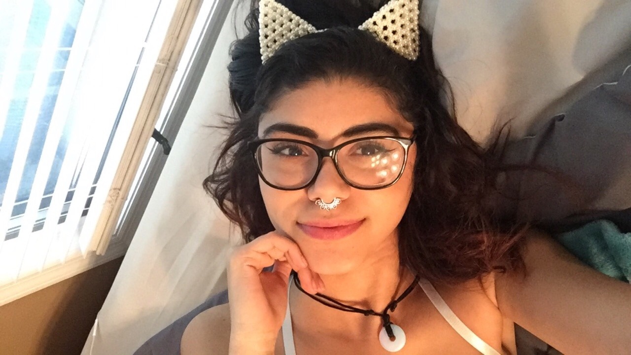 onlinedork:  small girl, big punch 🐱