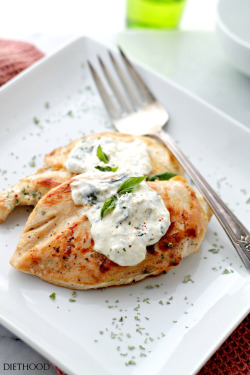 foodffs:  BASIL-FETA SAUCE CHICKEN  Really nice recipes. Every hour.   