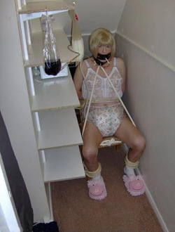 sissybuba:Mmm I wonder which bag will empty first? Never mind sissy , your In here all night anyway  Sweet dreams x