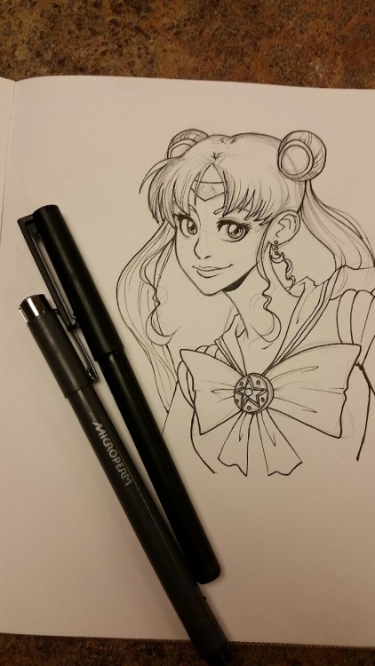 jlavisant: I’m so behind on Inktober but here’s Sailor Moon helping me finally get into 