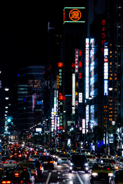 fuckyeahjapanandkorea:  View of Ginza (by yskark) 