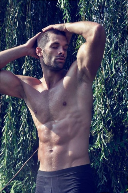 aworldofmenz:  gerg14:  MY LATEST OBSESSION: Tonci Tomic!  A World of Menz 