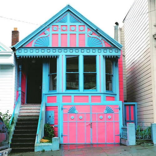 passivites: Instagram user Patrix15 explores San Francisco’s candy-colored houses.