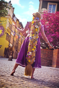 thecrimsonbird:  me as Rapunzel. photo by