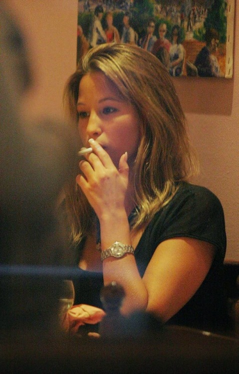 smokingfemalecelebrities: Rachel Stevens Hot