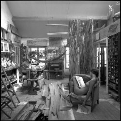 viperaromantica: Atelier Robert Grattier, Paris, 1993    📷 © Mark Arbeit 