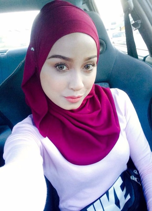 sangap-awek-tudung:hijabister7:Geram tengok body diatngok muka pun dh stimmm …. gerammnyaaa