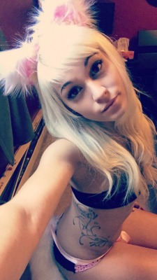 littleqsoddities: snowwfoxx:  Ok, so here’s my review! I am one satisfied customer ! My bestfriend bought me first kitten tail and ears from @littleqsoddities! The shipment came super fast!  I received it promptly within two weeks and my god the tail