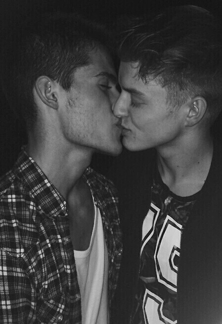 nutellagobekli:  http://boleynboy.blogspot.com.trAndhttp://nutellagobekli.tumblr.com