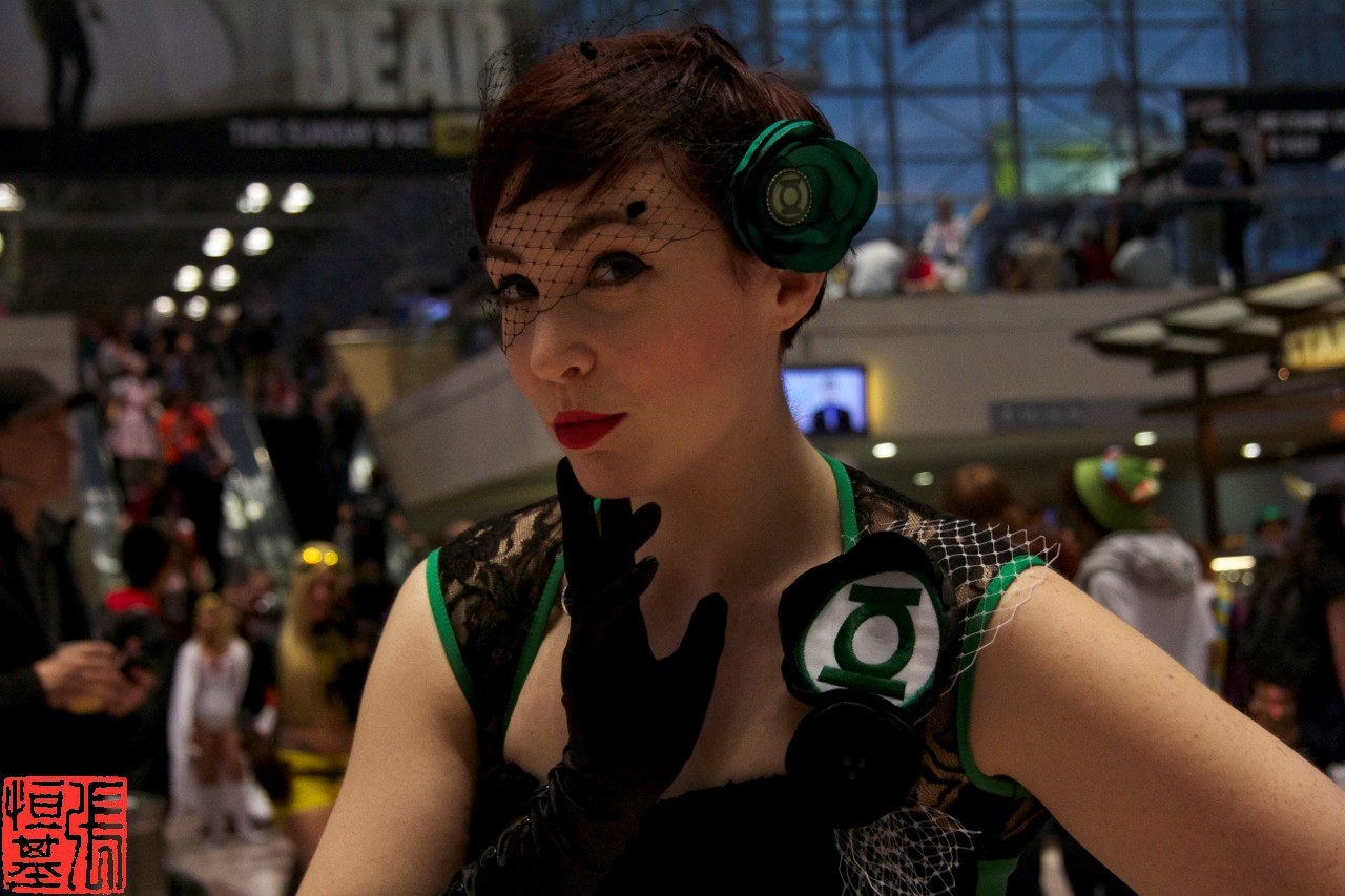 foodandcosplay:  New York Comic Con 2013 Green Lantern/Audrey Hepburn Style ———————————————————————
