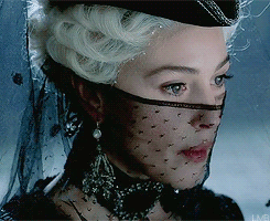 Monica Bellucci in Brotherhood of the Wolf        