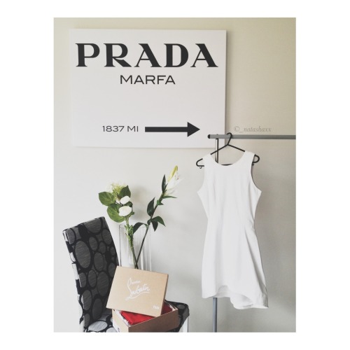 lemme-holla-at-you: allthatvogue:  My beautiful white leather dress  x