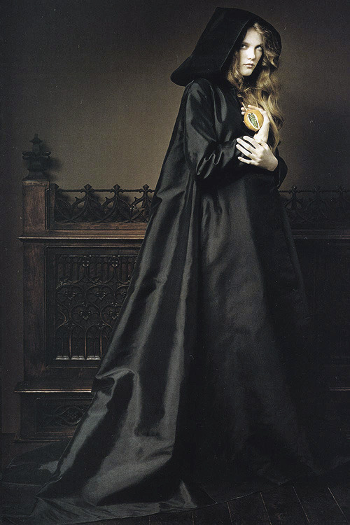 myfavoritefashionthings:“Renaissance" Vlada Roslyakova by Pierluigi Maco for Vogue China 