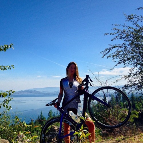 crossgram: Very nice and well dressed lady from Canada send us message with great view from Okanagan
